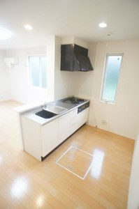 メゾン・ラルジュＥ 102号-4