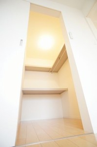 メゾン・ラルジュＥ 102号-6