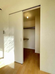 メゾン・ラルジュE 202号-11