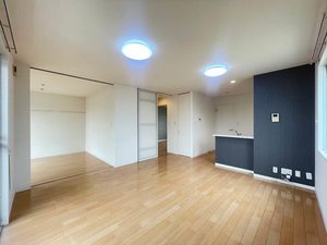 メゾン・ラルジュＦ 201号-3