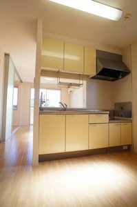 クレールメゾンA 202号-3