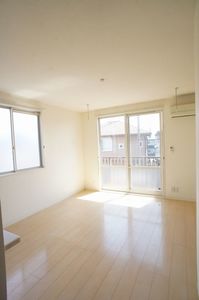 シャーメゾン上大領Ｃ 201号-3