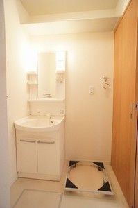 ディアス・コスモ大泉　壱番館 102号-8