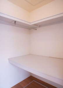 ディアス・コスモ大泉　壱番館 201号-4