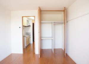 ディアス・コスモ大泉　弐番館 202号-4