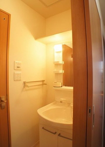 ディアス・コスモ大泉　弐番館 202号-7