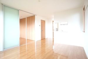 シャーメゾンやまと 201号-2