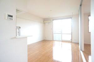 シャーメゾンやまと 201号-3