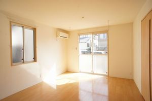 メゾン・クィーン B 101号-3