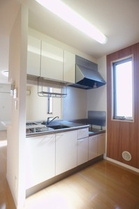 ラークヒルズ E 202号-4