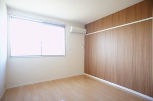 ラークヒルズ E 202号-8