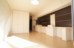 キャピタル 102号-2