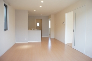 ラペ・ブロッサムＤ 102号-3