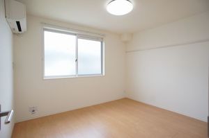 ラ・ヴィータ B 202号-8