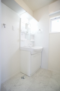 メゾン・ルーチェB 201号-7