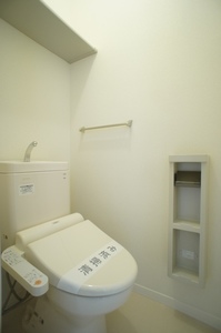 メゾン・ルーチェB 201号-9