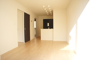 メゾン　サンフラワーＥ棟 102号-3