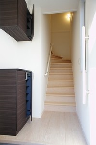 メゾン サンフラワーE棟 202号-10