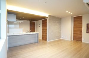 Ｓｕｎ　Ｆｌｏｒａ 302号-3