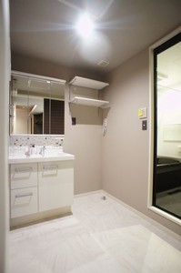 ＥＡＳＴ　ＢＡＳＥ 301号-8