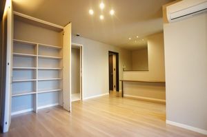 ＥＡＳＴ　ＢＡＳＥ 302号-6