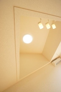 ルミエール中居Ⅲ 202号-4