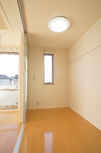 ルミエール中居Ⅲ 202号-7