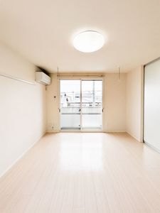 アールローツェ 201号-2