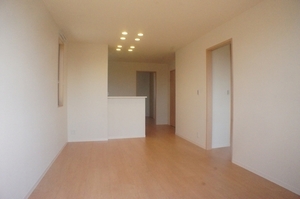 カーサ・ソレッジャート　二番館 202号-3