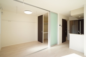 シャーメゾン城山公園 201号-3