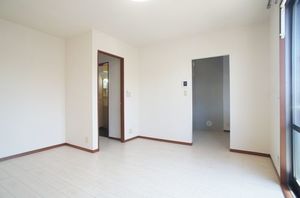 クレストタウンF 201号-3