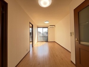 クレストタウンＩ 201号-2