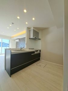 メーデン・コート 101号-8