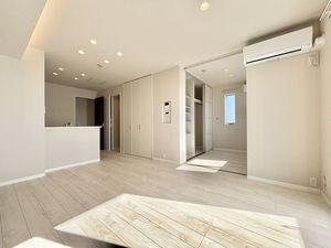 メーデン・コート 201号-7