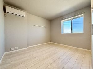 メーデン・コート 205号-13