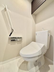 メーデン・コート 303号-11