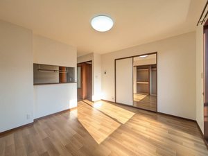 コートスクエアC 202号-3