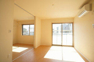 ヴィラ　ルミエール 105号-3