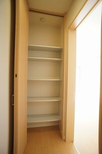 ヴィラ　ルミエール 105号-5