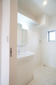 トロン・ルーチェ 203号-8