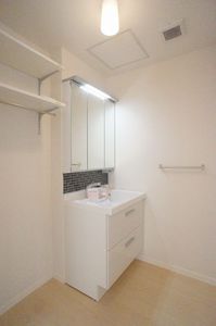 ＡＸＩＳ 302号-8