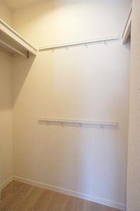 メゾン　ド　パルク 302号-4