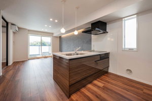 アルティスタ 201号-3