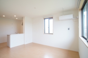 メゾン・ド・華 D 201号-3