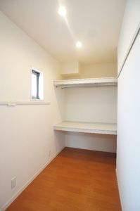 ＩＬ　ＳＯＬＥ 205号-8