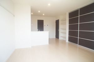 シャーメゾン　ノアール 202号-3