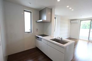 グレイッシュ・ウエスト 101号-4