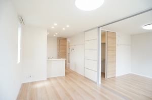 ロイヤルグリーン 103号-2