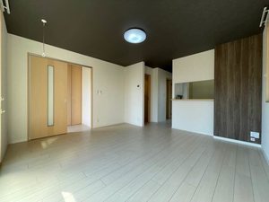 ロイヤル・ヒルズＢ 101号-2