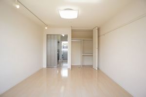 マストライフおもちゃのまちB 102号-3